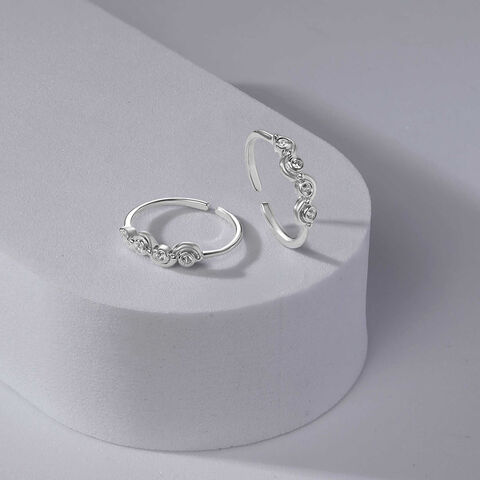 Dainty Gleam Silver Toe Rings