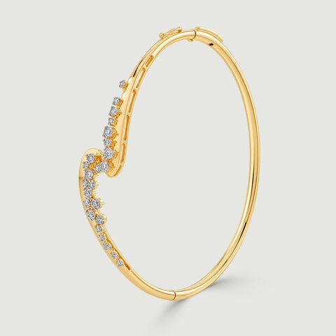Fluid Shimmering Diamond Bangle