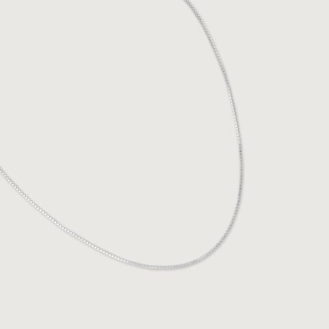 Chic Aura Silver Chain