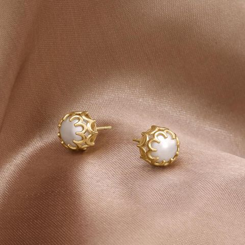 Arch Glow Pearl Stud Earrings