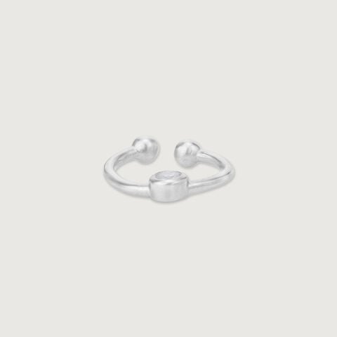 Sleek Beam Silver Septum Ring