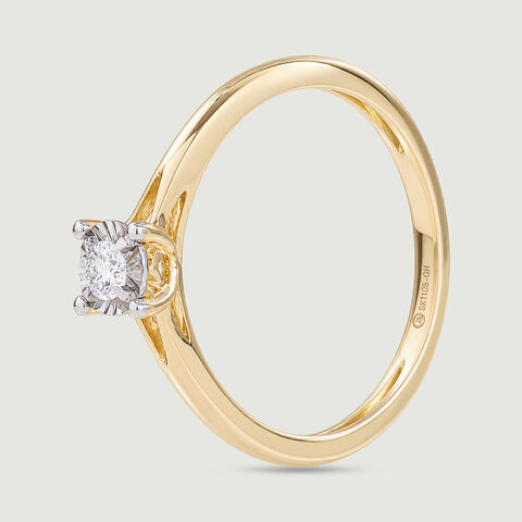 Classic Poised Diamond Ring