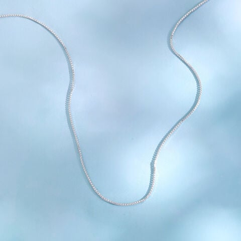 Chic Aura Silver Chain