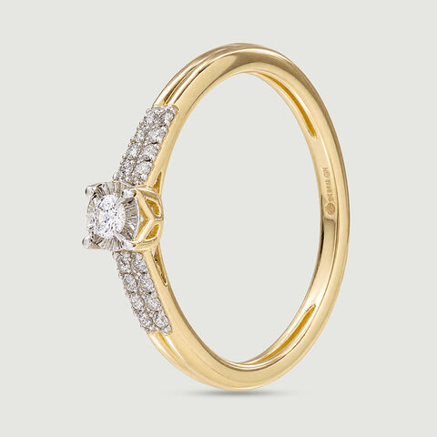 Graceful Layered Diamond Ring