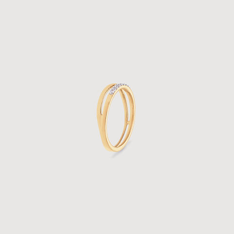 Flowing Linear Diamond Ring