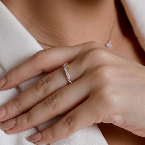 Fluid Asymmetric Diamond Ring