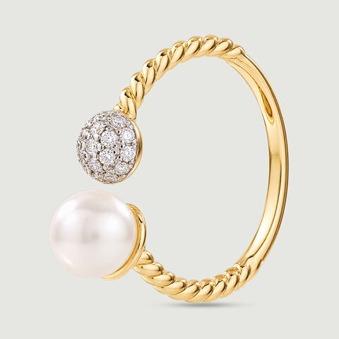 Romantic Contrasting Pearl Diamond Ring
