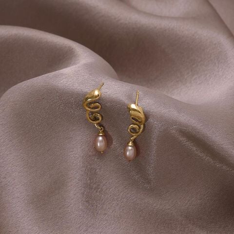 Vibe Curl Pearl Earrings
