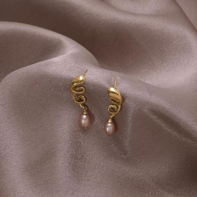 Vibe Curl Pearl Earrings,,hi-res image number null