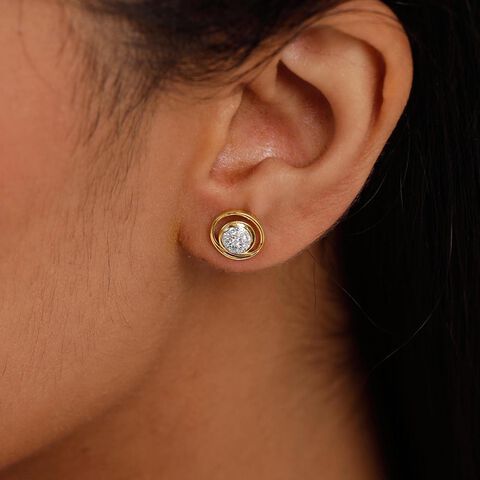 Dotted Shine Diamond Stud Earrings
