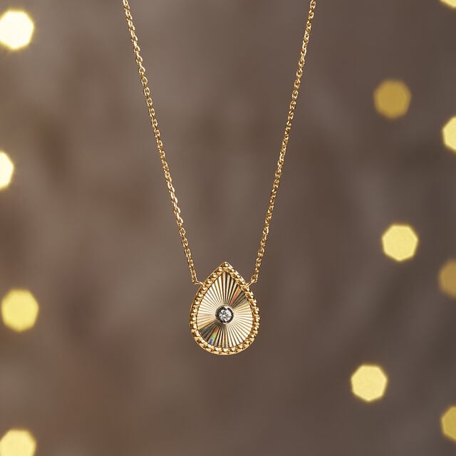 Graceful Radiant Diamond Necklace,,hi-res image number null