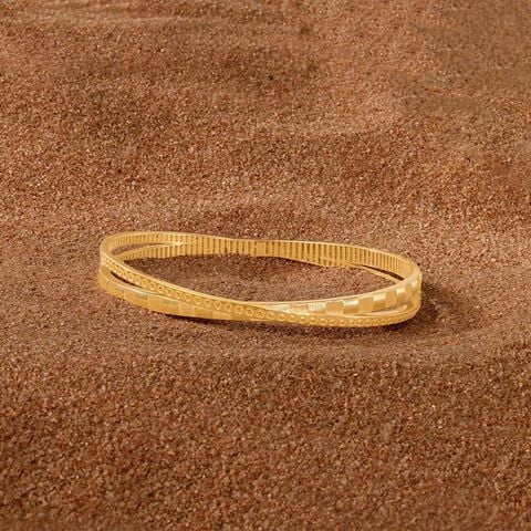 Sleek Minimal Gold Bangle