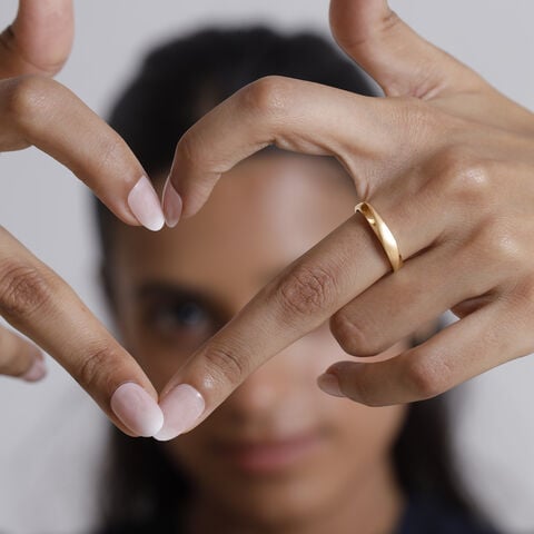 Sleek Tapered Gold Ring