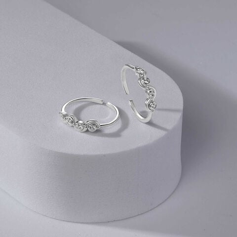 Dainty Gleam Silver Toe Rings