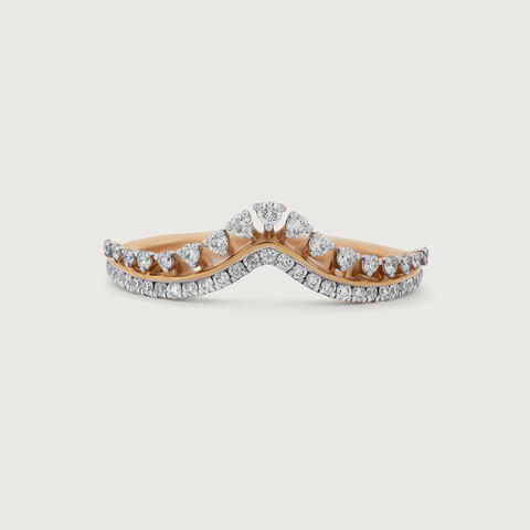 Modish Sleek Gold & Diamond Ring
