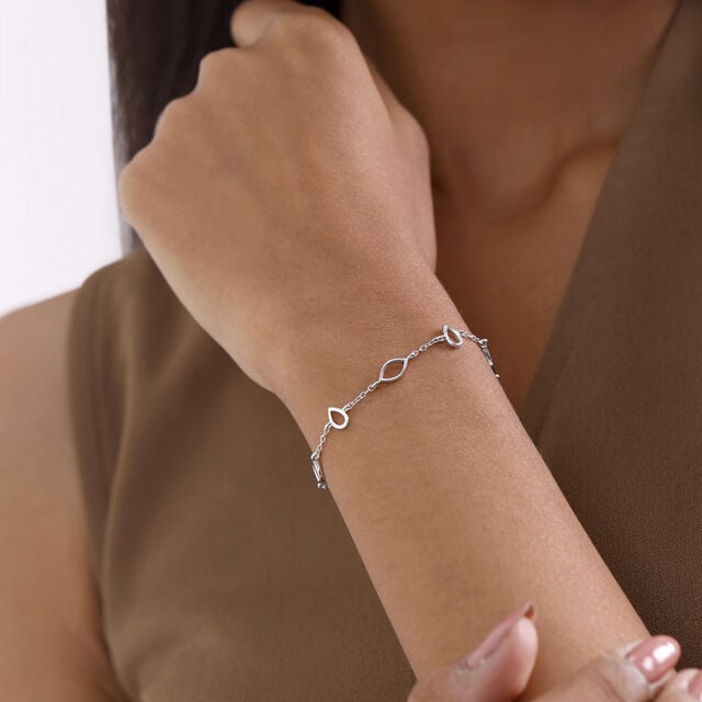 Delicate Leaflet Silver Bracelet,,hi-res image number null