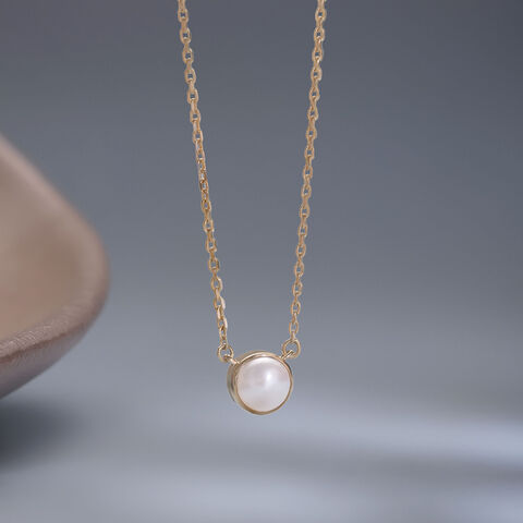 Dreamy Halo Pearl Necklace