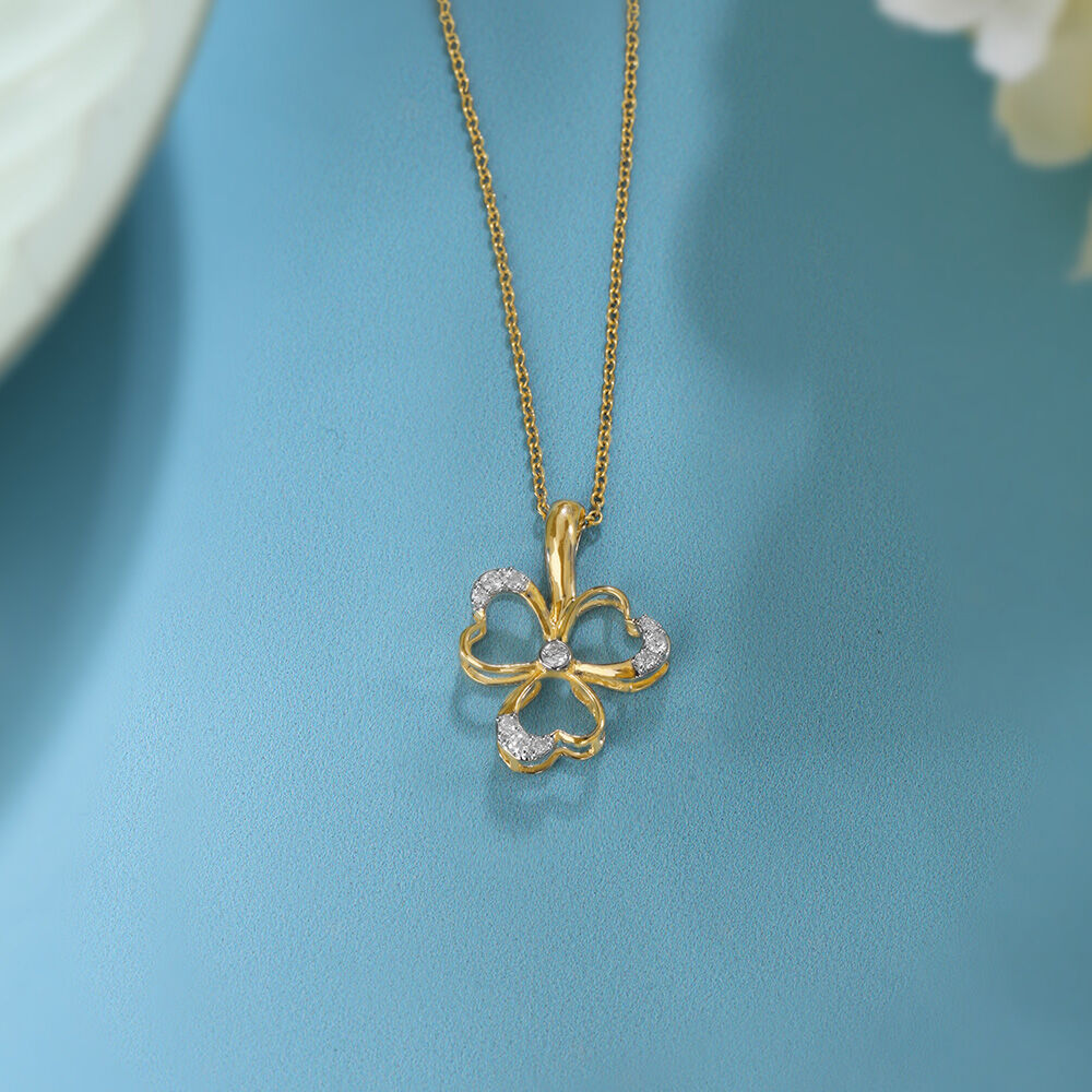 Lucky gold pendant shop