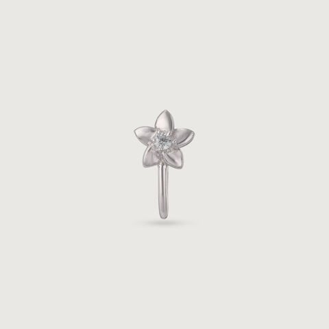 Dreamy Bloom Silver Nose Pin