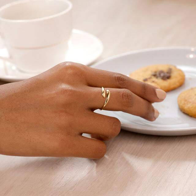 Sleek Overlap Gold Ring,,hi-res image number null