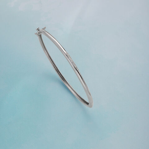 Sleek Curve Silver Bangle