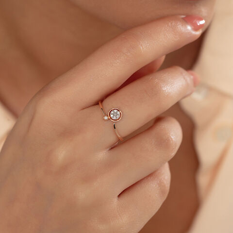 Shimmering Halo Gold & Diamond Ring