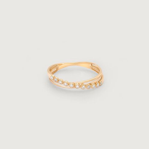Luminous Arc Diamond Ring
