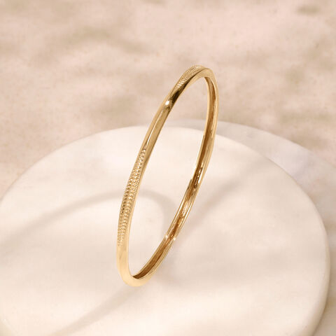 Refined Linear Gold Bangle
