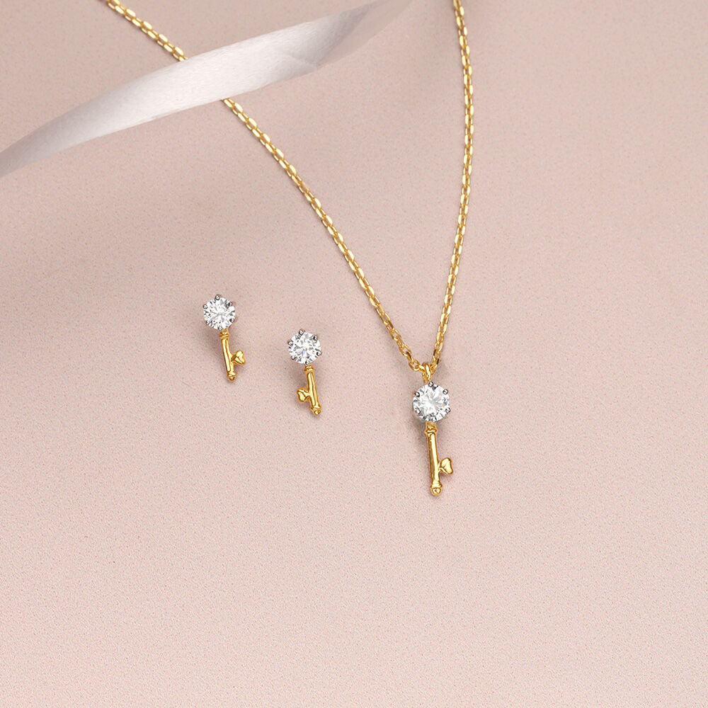 Buy Key Charm 14 Kt Gold Necklace Set Online Mia by Tanishq