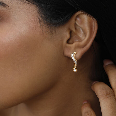 Wavy Glow Diamond Hoop Earrings