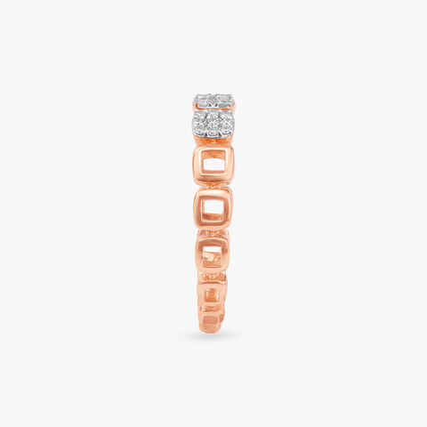 Linked Luxe Diamond Ring