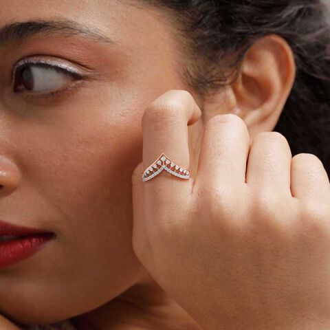 Sharp Glint Diamond Ring