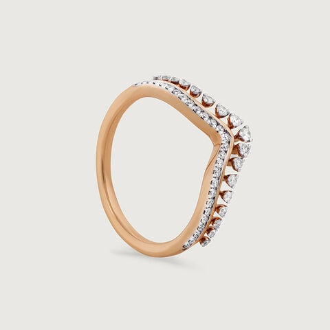 Modish Sleek Gold & Diamond Ring