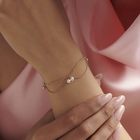 Delicate Luminous Pearl Bracelet