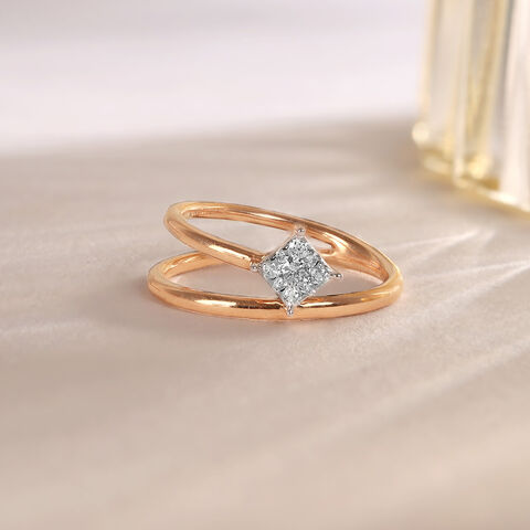 Sleek Chic Gold & Diamond Finger Ring