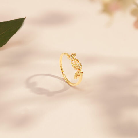 Dainty Daisy Gold Ring
