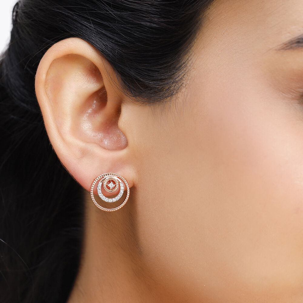 Buy 14KT Rose Gold Elegant Alternating Circle Diamond Stud Earring Online Mia by Tanishq