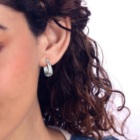 Ruffled Gleam Silver Earrings
