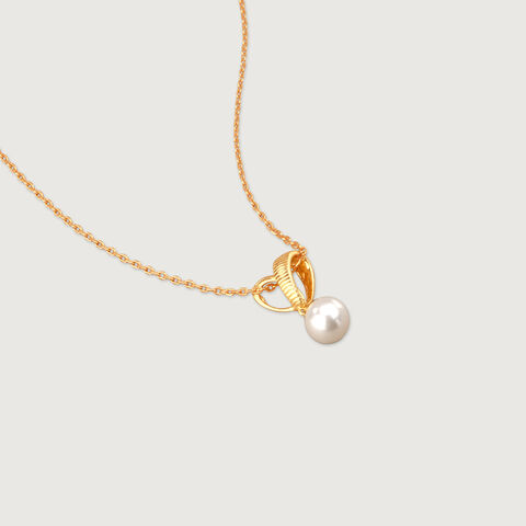 Ribbon Kiss Gold Pendant