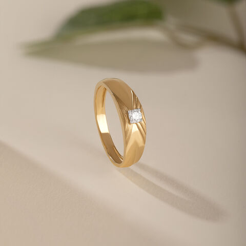 Smooth Moves Gold & Diamond Finger Ring for Men