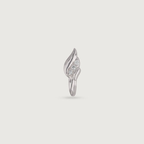 Dreamy Gleam Silver Nose Pin
