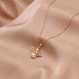 Curve Chic Pearl Pendant,,hi-res view 1