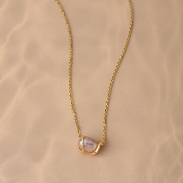 Graceful Allure 14 Kt Gold & Pearl Necklace