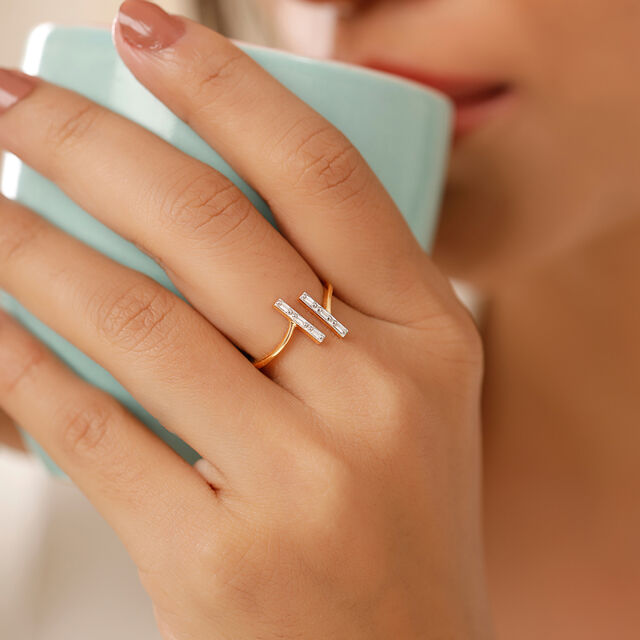 Sleek Elegance 18KT Diamond Finger Ring,,hi-res image number null