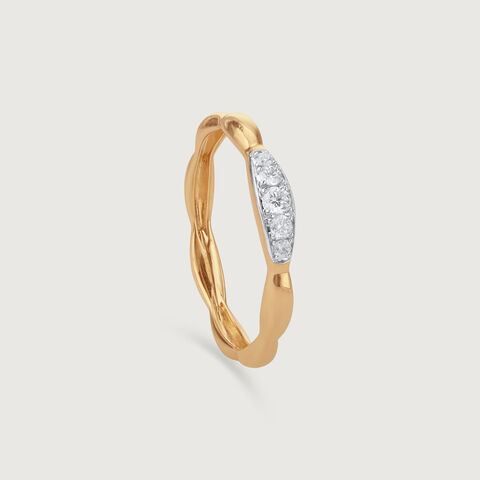 Ethereal Twist Diamond Ring