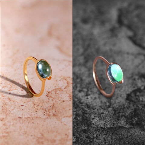 Twilight Firefly 14 kt Gold & Blue Topaz Finger Ring