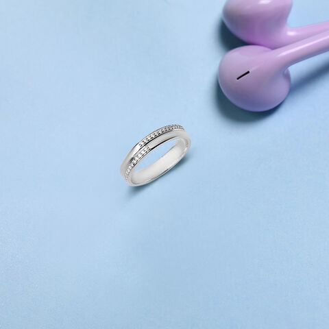 Reflections Of Elegance Silver Finger Ring
