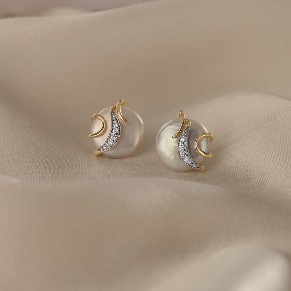 Buy Lustrous Swirl 14 Kt Gold Pearl Stud Earrings Online Mia by Tanishq