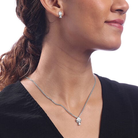 Sassy Leaf Silver Earrings and Pendant Set
