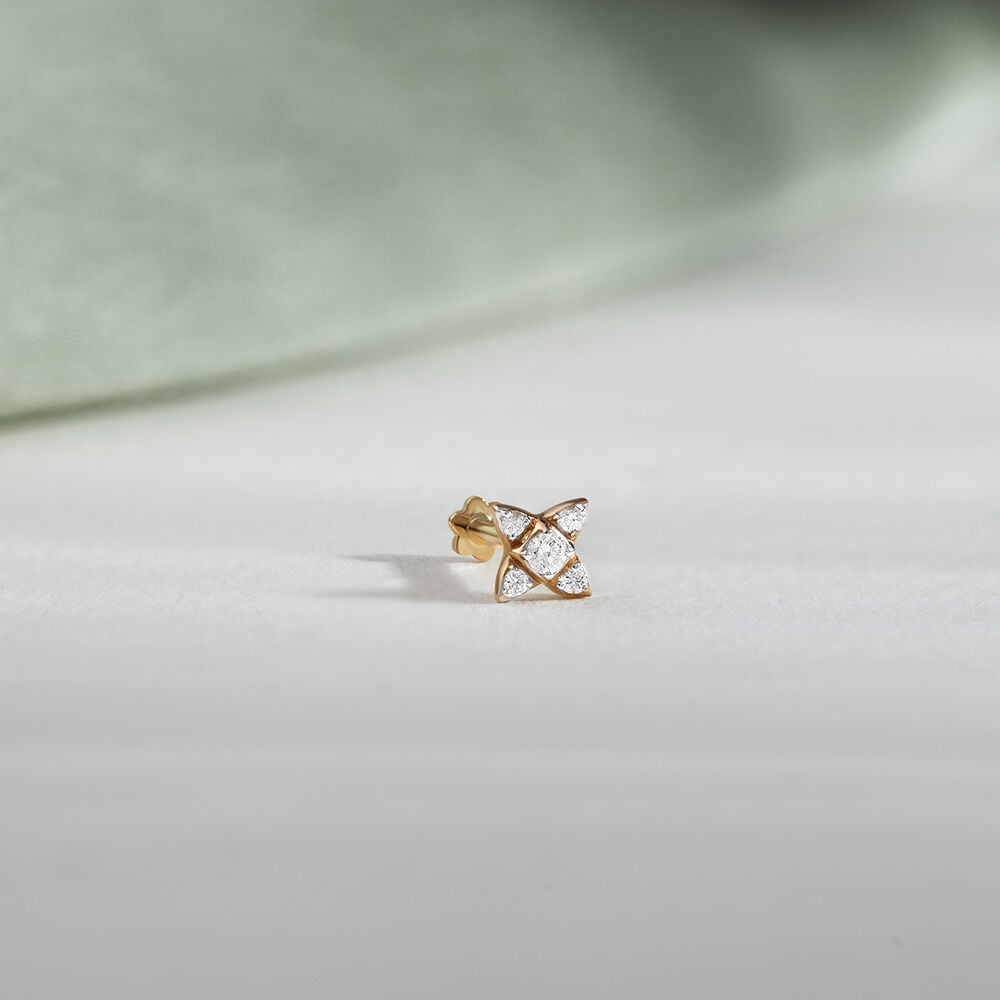 Twinkling Star Gold and Diamond Nose Pin